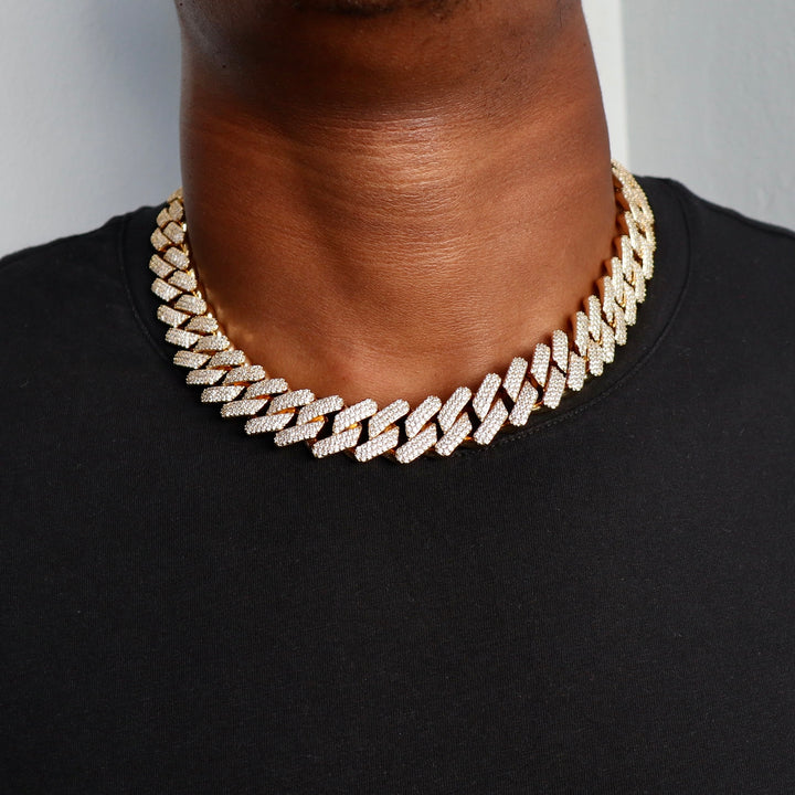 Model Wears The Iced Prong Link - Yellow Gold (20mm) - 46cm