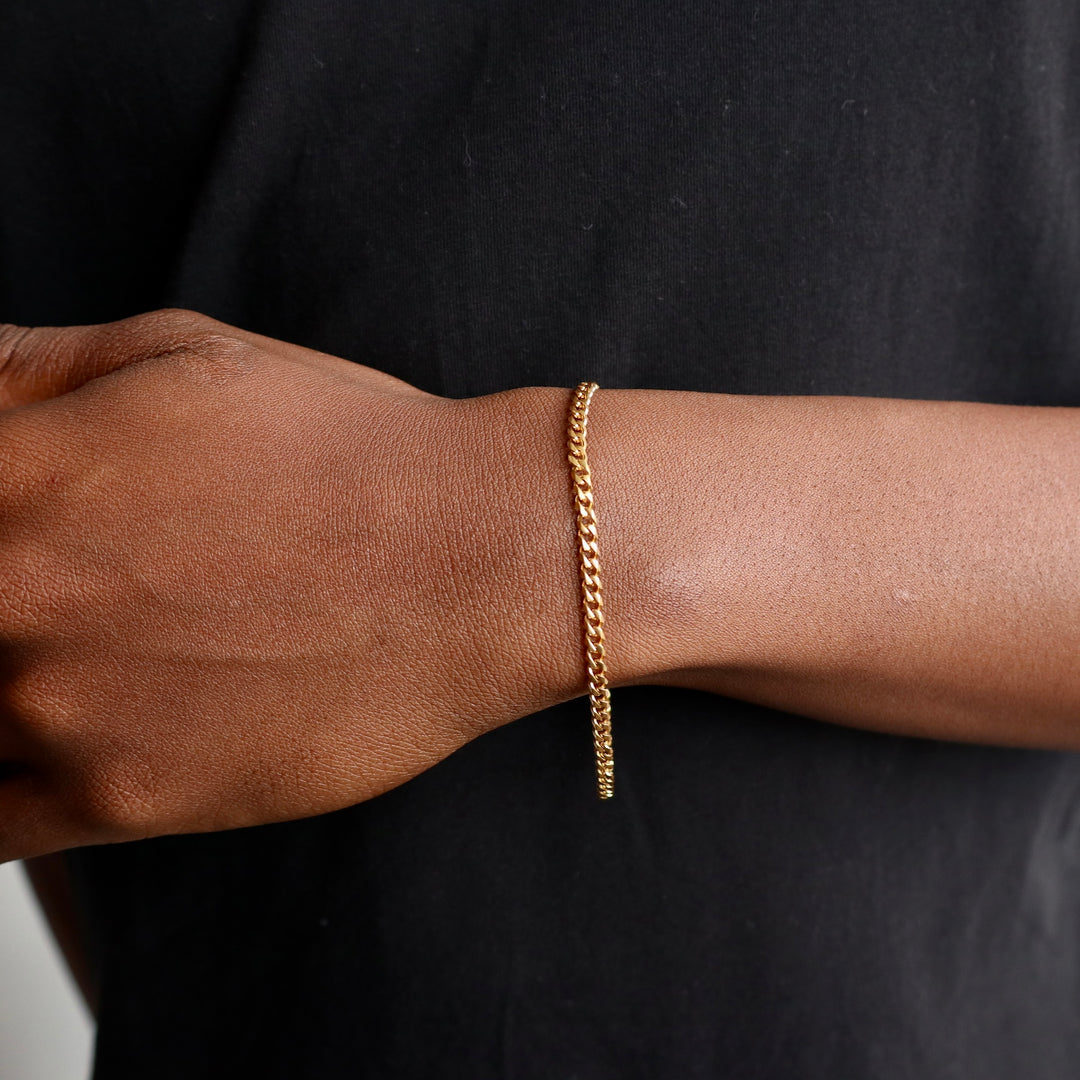 Model Wears The Miami Cuban Link Bracelet - Gold (3mm)