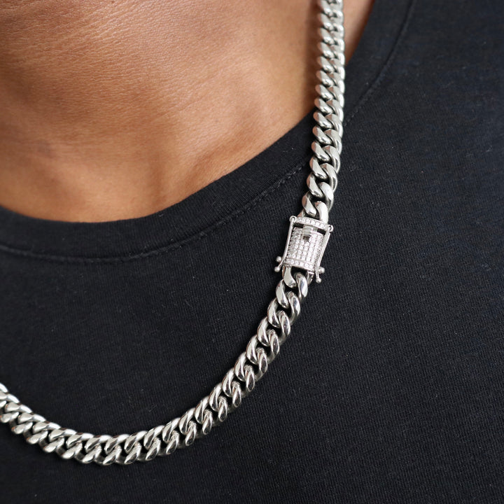 Model Wears The Miami Cuban Link Chain w/ Box Clasp - Silver (8mm)