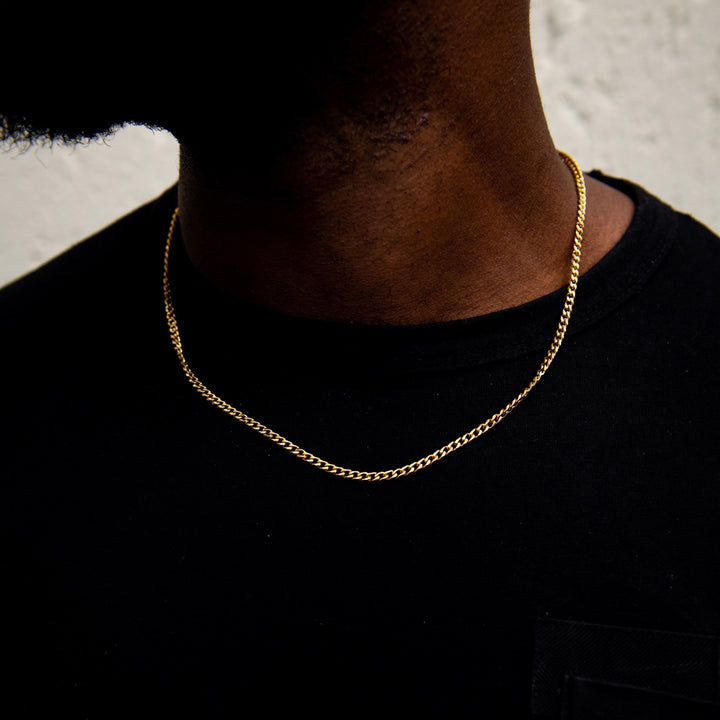 Model Wears The Miami Cuban Link Chain - Gold (3mm)