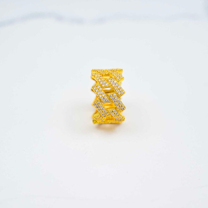 Prong Link Ring - Yellow Gold on White Marble