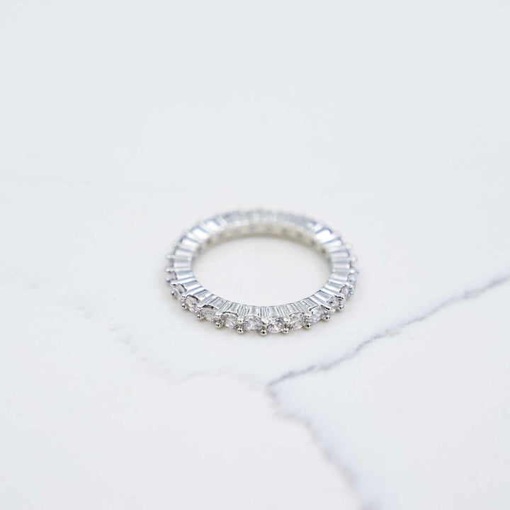 Solitaire Ring - White Gold (3mm) on White Marble